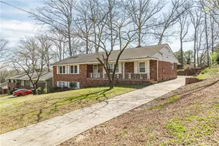 2110 La Vista Cir, Hapeville, GA 30354 - Photo 2