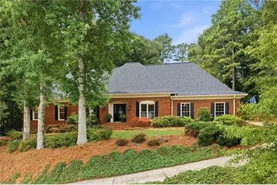 1040 Finnsbury Drive, Roswell, GA 30075 - Photo 2