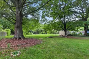 242 Oakridge Dr SE, Marietta, GA 30060 - Photo 18