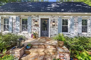 1826 Forest Springs Ct, Dunwoody, GA 30338 - Photo 2