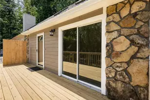 2136 Valley Oaks Dr SE, Smyrna, GA 30080 - Photo 4