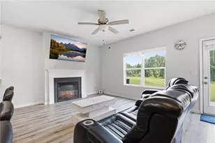 7548 Knoll Hollow Rd, Lithonia, GA 30058 - Photo 12