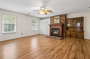 2761 Valleydale Dr NW, Conyers, GA 30012 - Photo 34