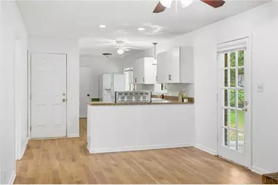 886 Oakhill Court, Stone Mountain, GA 30087 - Photo 18
