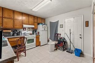 5668 Williamsburg Trce, Atlanta, GA 30349 - Photo 26