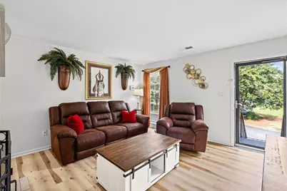 1166 Booth Road SW #209, Marietta, GA 30008 - Photo 4