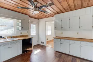 4594 Chamblee Tucker Rd, Tucker, GA 30084 - Photo 16