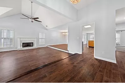 190 Glen Holly Drive, Roswell, GA 30076 - Photo 4