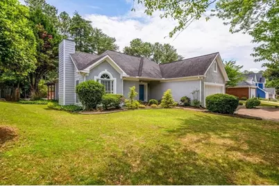 190 Glen Holly Drive, Roswell, GA 30076 - Photo 2