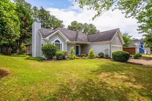 190 Glen Holly Dr, Roswell, GA 30076 - Photo 2