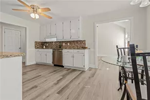 895 Scenic Lake Dr, Lawrenceville, GA 30045 - Photo 16
