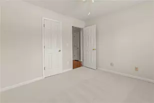 895 Scenic Lake Dr, Lawrenceville, GA 30045 - Photo 34