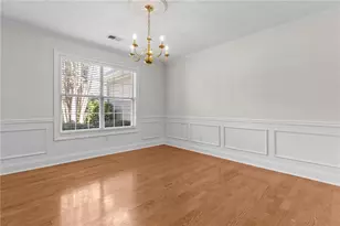 895 Scenic Lake Dr, Lawrenceville, GA 30045 - Photo 10
