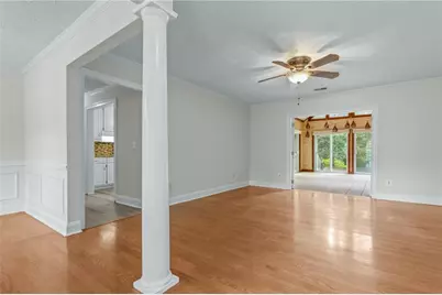 895 Scenic Lake Drive, Lawrenceville, GA 30045 - Photo 4