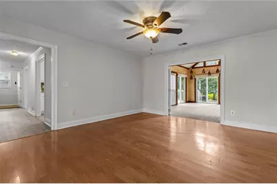 895 Scenic Lake Drive, Lawrenceville, GA 30045 - Photo 8