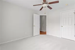 895 Scenic Lake Dr, Lawrenceville, GA 30045 - Photo 32