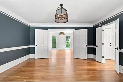7680 Dunvegan Close, Sandy Springs, GA 30350 - Photo 10