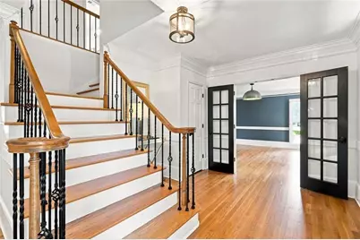 7680 Dunvegan Close, Sandy Springs, GA 30350 - Photo 4