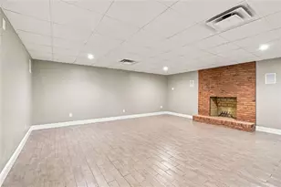 7680 Dunvegan Close, Sandy Springs, GA 30350 - Photo 48