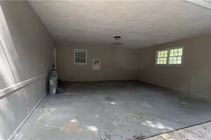 1050 Forest Heights Rd, Stone Mountain, GA 30083 - Photo 38