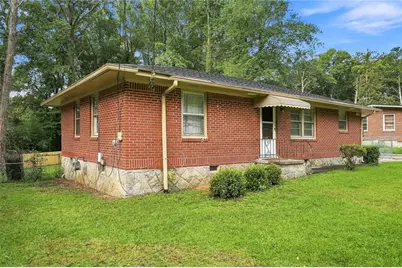 126 E Mimosa Drive, Jonesboro, GA 30236 - Photo 2