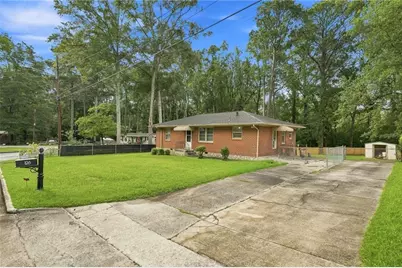 126 E Mimosa Drive, Jonesboro, GA 30236 - Photo 4