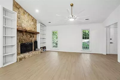 880 Faye Drive NW, Kennesaw, GA 30144 - Photo 2