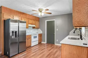 1349 Ashbrook Dr, Lawrenceville, GA 30043 - Photo 12