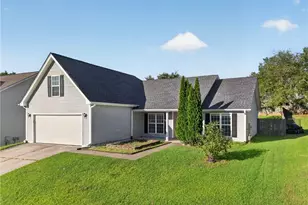 254 Ashland Park Ct, Lawrenceville, GA 30045 - Photo 2