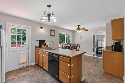 877 King Drive, Conyers, GA 30094 - Photo 12