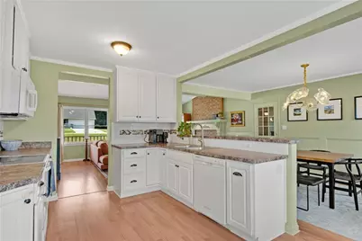 4646 Countryside Drive, Flowery Branch, GA 30542 - Photo 12