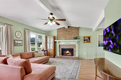 4646 Countryside Drive, Flowery Branch, GA 30542 - Photo 4