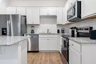 1396 Sweetshrub Pl, Atlanta, GA 30318 - Photo 4