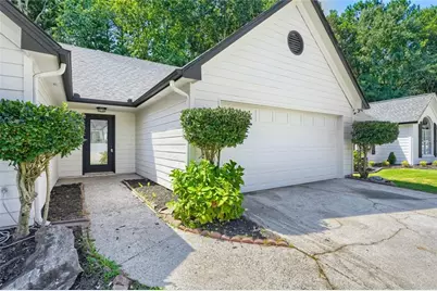 1090 Avalon Drive, Lawrenceville, GA 30044 - Photo 4