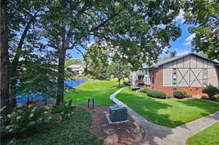 6851 Roswell Road NE, Sandy Springs, GA 30328 - Photo 34