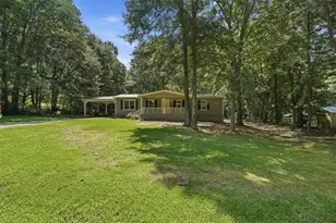 215 Hoke St, Maysville, GA 30558 - Photo 2