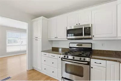 305 Brookwood Drive SW, Marietta, GA 30064 - Photo 8