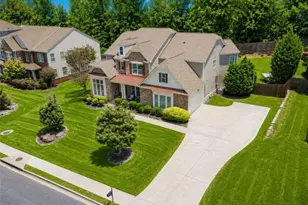2236 Caledonia Dr, Lawrenceville, GA 30045 - Photo 2