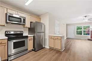 135 Davis Mill Ct, Lawrenceville, GA 30044 - Photo 6