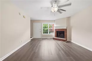 135 Davis Mill Ct, Lawrenceville, GA 30044 - Photo 4