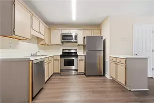 135 Davis Mill Ct, Lawrenceville, GA 30044 - Photo 8