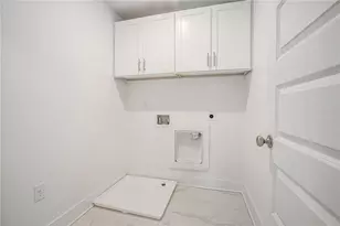 352 Davis St, Monroe, GA 30655 - Photo 18