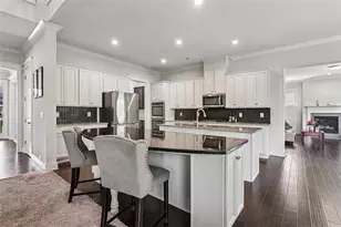 606 Taymack W, Woodstock, GA 30188 - Photo 2