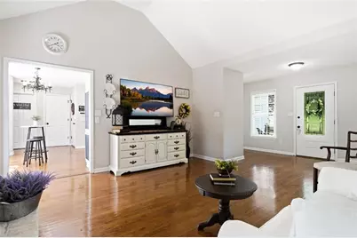 4575 Summerset Drive, Gainesville, GA 30507 - Photo 12