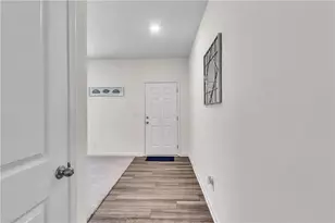 289 Pond Ct, Hoschton, GA 30548 - Photo 6