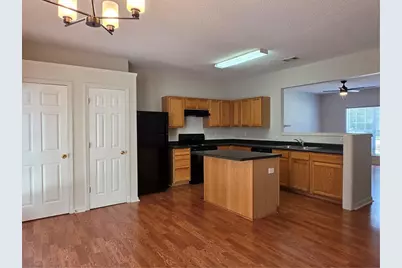 2846 Parkway Close, Lithonia, GA 30058 - Photo 10