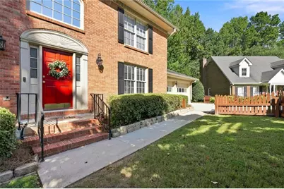 113 Jamestown Court SW, Lilburn, GA 30047 - Photo 2