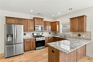 9065 Blue Willow Ct, Gainesville, GA 30506 - Photo 2