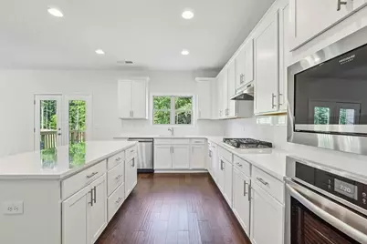 5977 Creek Indian Drive, Sugar Hill, GA 30518 - Photo 4