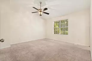 5716 Wells Cir, Stone Mountain, GA 30087 - Photo 10